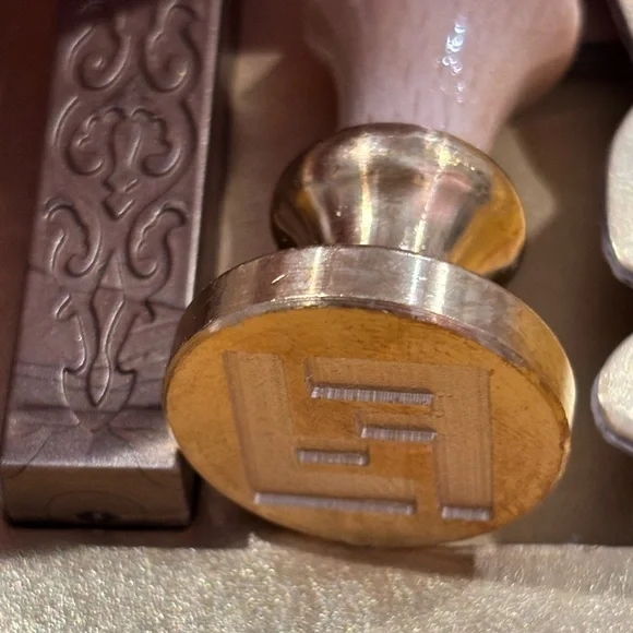 Fendi Holiday Gift - Wax Sealer , Cards & Envelope Set - Picture 5 of 5